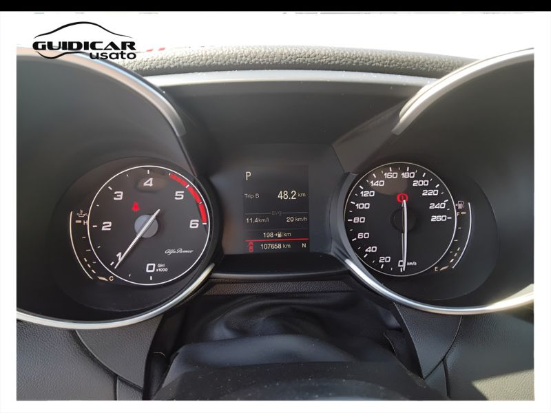 GuidiCar - ALFA ROMEO Giulia 2018 Giulia 2.2 t Business 136cv auto Usato